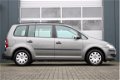 Volkswagen Touran - 1.4 TSI Optive 140pk Airco/Cruise/Elek.Ramen/C.V./Trekhaak/6-Bak/APK:17-7-2020 - 1 - Thumbnail