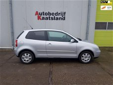 Volkswagen Polo - 1.4-16V Highline