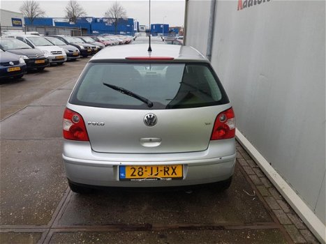 Volkswagen Polo - 1.4-16V Highline - 1