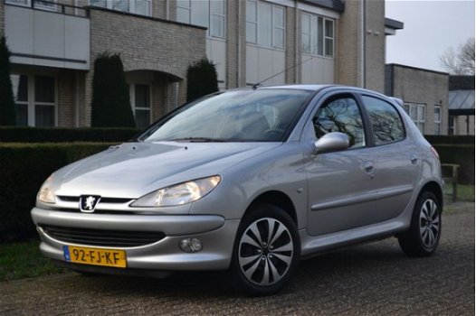 Peugeot 206 - 1.4 Gentry 5Drs. Airco Elek. Ramen APK + Inruil Mogelijk - 1