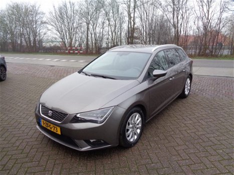 Seat Leon ST - 1.6 TDI Ecomotive Lease Sport LEER NAVIGATIE TREKHAAK PDC - 1