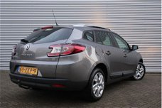 Renault Mégane Estate - 1.5 dCi Expression / PANORAMA / CLIMATE / 6-BAK