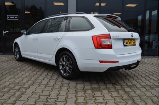 Skoda Octavia Combi - 1.2 TSI Ambition Businessline | Dealer Onderhouden | 16 Inch | Parkeer Sensore - 1