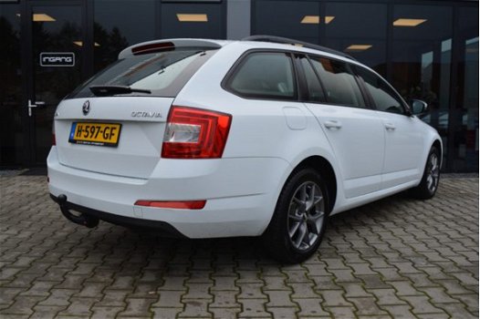 Skoda Octavia Combi - 1.2 TSI Ambition Businessline | Dealer Onderhouden | 16 Inch | Parkeer Sensore - 1