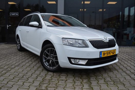 Skoda Octavia Combi - 1.2 TSI Ambition Businessline | Dealer Onderhouden | 16 Inch | Parkeer Sensore - 1