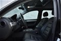 Volkswagen Touareg - 3.0 V6 TDI Highline | Schuif/Kanteldak | Leer | Xenon | NL-Auto - 1 - Thumbnail