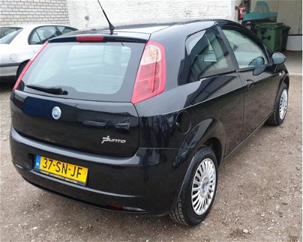 Fiat Grande Punto - 1.2 Sportsound ZEER NETJES KM 113.000 NAP BJ 2006 19-12-2020 APK , KLEUR ZWART - 1