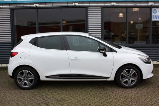Renault Clio - 0.9 TCe ECO NIGHT&DAY NAVIGATIE PDC PRIVAT GLAS - 1