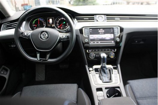 Volkswagen Passat Variant - 1.4 TSI GTE HIGHLINE TREKHAAK PANODAK MEDIA - 1
