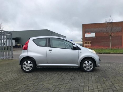 Peugeot 107 - 1.0-12V XR NIEUWE APK/AIRCO/ELEK.RAMEN/CENTRALE DEURVERGRENDELING - 1