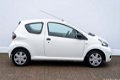 Toyota Aygo - 1.0 12v 3drs. Access Org. audio/Stuurbekrachtiging - 1 - Thumbnail