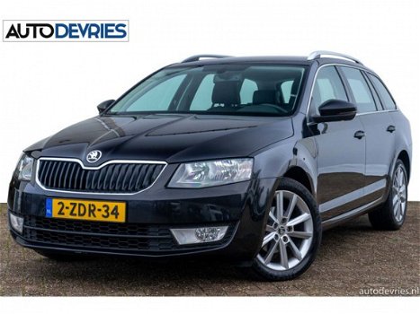 Skoda Octavia Combi - 1.6 TDI 105pk Automaat Ambition Businessline Navigatie/Stoelverwarming/1e Eige - 1