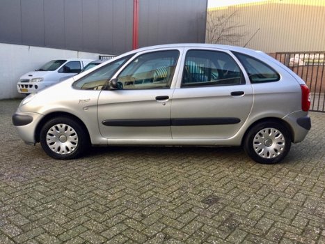 Citroën Xsara Picasso - 1.8i-16V Différence Clima Cruise Elek. Pakket Trekhaak NAP - 1