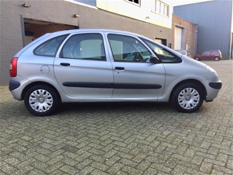 Citroën Xsara Picasso - 1.8i-16V Différence Clima Cruise Elek. Pakket Trekhaak NAP - 1