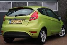 Ford Fiesta - 1.25 Titanium 82 PK / Bluetooth / Parkeersensoren / Cruise / Clima