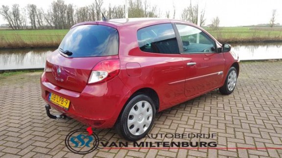 Renault Clio - 1.2 Authentique Airco Navigatie Trekhaak - 1