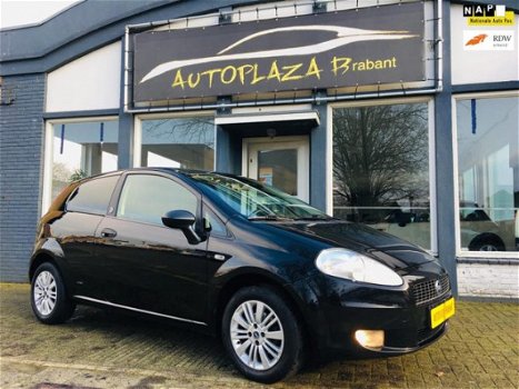 Fiat Grande Punto - 1.4-16V Racing / AIRCO/ ELEKTR.PAKKET/ CV/ NIEUWE APK - 1