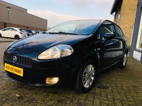 Fiat Grande Punto - 1.4-16V Racing / AIRCO/ ELEKTR.PAKKET/ CV/ NIEUWE APK - 1