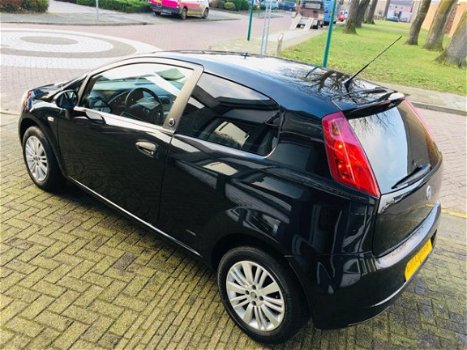 Fiat Grande Punto - 1.4-16V Racing / AIRCO/ ELEKTR.PAKKET/ CV/ NIEUWE APK - 1