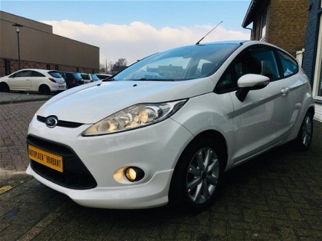 Ford Fiesta - 1.6 Sport 120 pk/ CLIMATE/ USB/ AUX/ ELEKTR.PAKKET/ CV/ NIEUW APK - 1