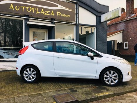 Ford Fiesta - 1.6 Sport 120 pk/ CLIMATE/ USB/ AUX/ ELEKTR.PAKKET/ CV/ NIEUW APK - 1