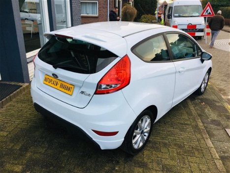 Ford Fiesta - 1.6 Sport 120 pk/ CLIMATE/ USB/ AUX/ ELEKTR.PAKKET/ CV/ NIEUW APK - 1