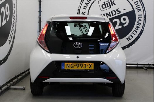 Toyota Aygo - 1.0 VVT-i x-play AIRCO 15 INCH CAMERA EL PAKKET - 1