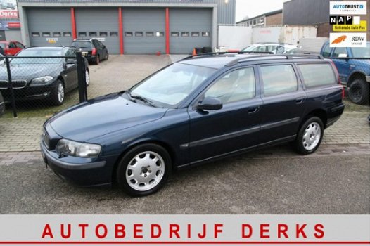Volvo V70 - 2.4 D5 AWD Geartronic AUT Leer 4x4 Airco 2003 - 1