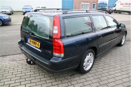 Volvo V70 - 2.4 D5 AWD Geartronic AUT Leer 4x4 Airco 2003 - 1