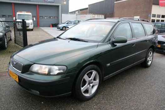 Volvo V70 - 2.4 T 200 PK AUT Airco 5Drs 2000 APK - 1