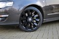 Volkswagen Passat Variant - 3.2 V6 Highline 4-Motion INDIVIDUAL | LEDER | DSG | DEALER ONDERHOUDEN - 1 - Thumbnail