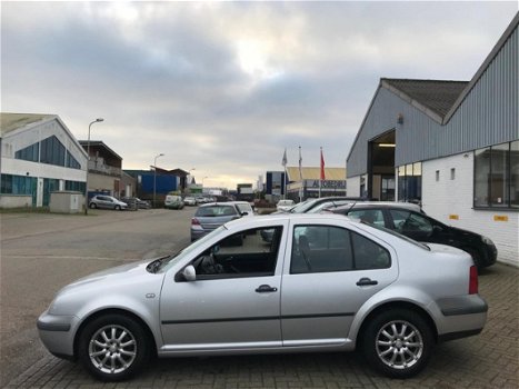 Volkswagen Bora - 2.0 Trendline AUT/ airco/ cruise/ NAP - 1