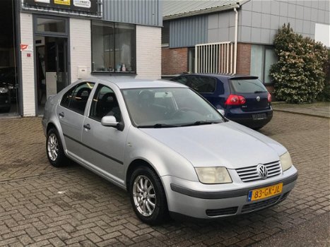 Volkswagen Bora - 2.0 Trendline AUT/ airco/ cruise/ NAP - 1