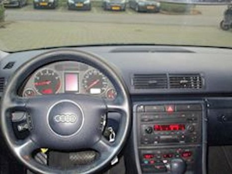 Audi A4 Avant - 2.0 5V Exclusive - 1