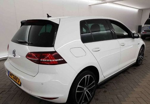 Volkswagen Golf - bjr 2015 1.4 TSI GTE | LED | Leder | Parksensor | Pano | Navi | Stoelverw | Elektr - 1