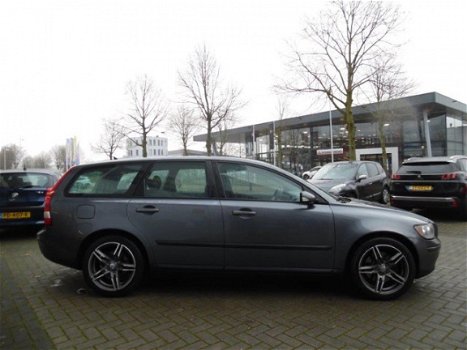 Volvo V50 - 2.0D Momentum, Airco, sportvelgen - 1