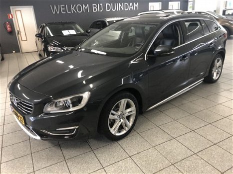 Volvo V60 - 2.4 D6 AWD- Hybrid Summum- (bijna) nieuwstaat - 1