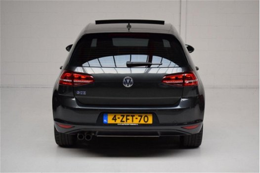 Volkswagen Golf - 1.4 TSI GTE 204PK EX BTW/Panoramadak/Xenon/Trekhaak/ORG.NED&1eEIG/18