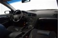 Volvo V70 - 2.4 D5 Edition II Navigatie/Dealer-onderhouden/Trekhaak/Half-leder - 1 - Thumbnail
