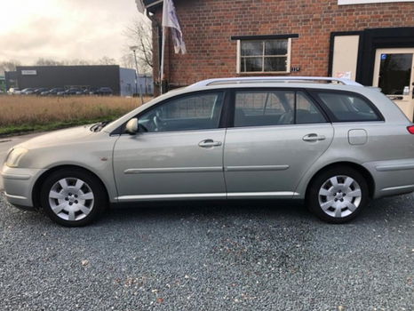 Toyota Avensis Wagon - 1.8 VVTi Linea Terra ( Airco en Nieuwe Apk ) - 1