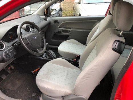 Ford Fiesta - 1.25-16V Celebration Navigatie, rijdt perfect, nieuwe apk - 1