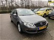 Volkswagen Passat - 1.9 TDI Trendline airco, keurige Dealerauto met NAP - 1 - Thumbnail