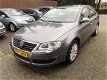 Volkswagen Passat - 1.9 TDI Trendline airco, keurige Dealerauto met NAP - 1 - Thumbnail