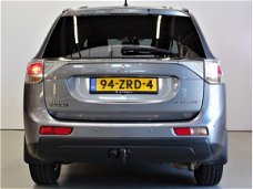 Mitsubishi Outlander - 2.0 Intense | Dealer onderhouden | Trekhaak | Keyless Entry | Cruise | Blueto