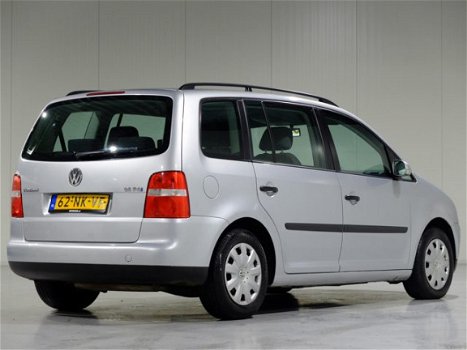 Volkswagen Touran - 1.6-16V FSI 7 PERS. *Airco*Cruisecontr.*Radio/CD - 1
