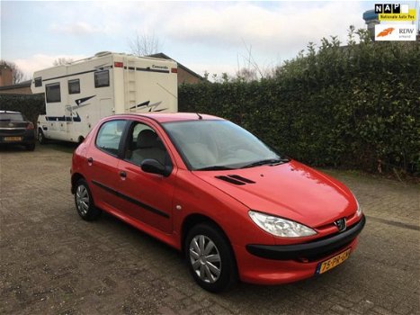 Peugeot 206 - 1.1 XR 5 DEURS + NIEUWE APK - 1