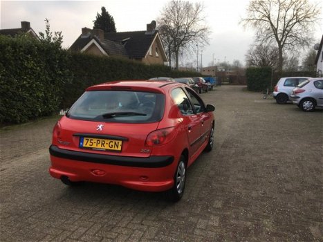 Peugeot 206 - 1.1 XR 5 DEURS + NIEUWE APK - 1