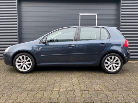 Volkswagen Golf - 1.6 FSI Optive 2 Let op 03-02 t/m 07-02 zijn wij gesloten - 1