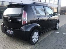 Daihatsu Sirion 2 - 1.3-16V Prestige 2005 AUTOMAAT Airco/Elek pakket