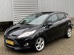 Ford Fiesta - 1.6 Ghia Sport 120 PK Clima/ Dikke velgen/D-B Riem vervangen/Boekjes Apk t/m 15-02-202 - 1 - Thumbnail